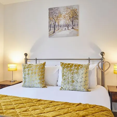 Host & - Redsky House * וויטבי