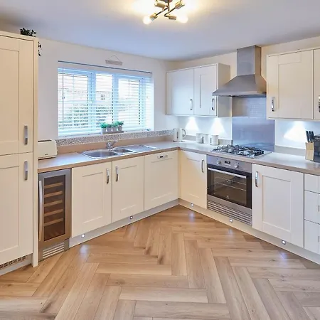 Host & - Redsky House * וויטבי