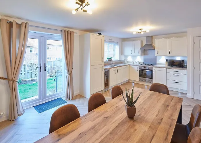 Host & - Redsky House Whitby