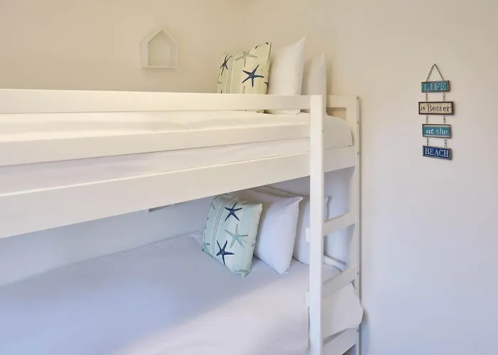 Host & - Redsky House Whitby